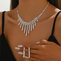 Set di collana e orecchini con nappine di strass argentati per gioielli da sposa - Set 2 Pezzi G473