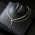 Vue détaillée d'une parure de bijoux de mariage argentée avec pierres vertes et strass - Style Argent Vert (G400 Ensemble Argent Vert)