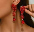 Orecchini pendenti con cristalli rossi con pietre a grappolo marquise e a goccia - Solo orecchini (02) / Rosso