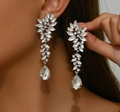 Orecchini da sposa in argento con foglie di cristallo e pendente a forma di goccia d'acqua - Solo orecchini (02) / Bianco Argento