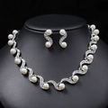 Elegant bridal jewelry set with silver wave chain, white pearls and sparkling crystals - Silver White (02)