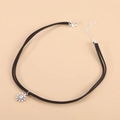 Zweilagiges schwarzes Samt-Halsband mit silbernem Sonnenblumen-Anhänger und Gliederkette - Sonnenblume Schwarz