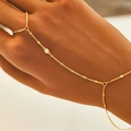 Elegantes goldenes Fingerarmband mit feinen Ketten, runden Scheiben und klarem Zirkonstein - Einzelstein Rundscheibe Stil (LS004-21)