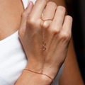 Roségoldenes Infinity-Fingerarmband mit feinen Ketten und poliertem Finish für Damen - Unendlichkeitssymbol Stil (LS004-11)