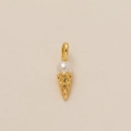 Pendentif cornet de glace doré avec perle blanche et détails de gaufre ciselés - Glace