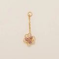 Detalle del colgante casa hongo de oro 18K con gemas rosas y diseño floral calado - Colgante de Capullo de Flor