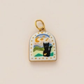 Detalle del colgante esmaltado en oro de 18K con gato negro y diseño de luna creciente - Dije de Paisaje de Gato Negro