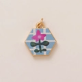 Ciondolo esagonale a scacchi blu e bianchi con fiore rosa e bordo dorato - Pendente esagonale a quadretti con fiore rosa, solo pendente (3小花)