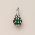 Vue détaillée du collier plaqué or 18K avec pendentif sapin de Noël en émail vert - Sapin de Noël Scintillant / Acier