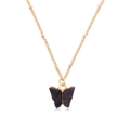 Elegante gouden vlinderhanger ketting met donkere vleugels met textuur op witte achtergrond - Zwart