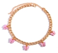 Goldene Gliederkette mit fünf rosafarbenen Acryl-Schmetterlingsanhängern in Marmoroptik - Rosa Gold