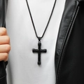 Collier punk pour homme avec pendentif croix noire en acier inoxydable texturé torsadé - Pendentif Seul (Sans Chaîne) / Noir