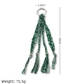 Llavero artesanal de tela paisley verde de 23 cm con conector de anillo de plata - Colgante de Tela Paisley Verde / Cadena con Cierre Verde