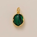 Pendentif ovale en malachite aux textures vertes dans un sertissage plaqué or 18K - Pendentif Vintage Ovale en Malachite (Août)
