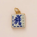 Pendentif carré en acier titane avec motif floral en émail bleu et finition dorée - Pendentif Carré Motif Cerise / Bleu