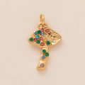 Gouden paddenstoel hanger met regenboog strass steentjes en getextureerde afwerking - Paddenstoel