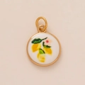 Gouden 18k ronde hanger met handgeschilderd geel citroenontwerp en groene bladeren - Hanger 33 Mango