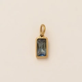 18K vergulde ketting met rechthoekige blauwe steen hanger in een minimalistisch design - December Hart Hanger - Goud