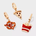 Set di tre ciondoli dorati pizza patatine e pretzel con chiusura a moschettone - Ciondolo A 5 Biscotti