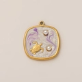 Detalle de colgante de tortuga marina en oro de 18K con perlas y esmalte blanco - Colgante de Tortuga Marina Púrpura Perla Sin Cadena