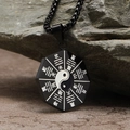 Dettaglio del ciondolo nero Yin Yang Bagua su una superficie di roccia naturale ruvida - Pendente Colore Nero (Solo Pendente (Senza Catena))
