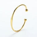 Moderner goldener C-förmiger Armreif mit Kugelenden und flachem geometrischem Design - Gold