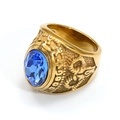 Detalle de anillo dorado vintage con gran piedra azul ovalada y grabados laterales - Talla 7 / Estilo de Gema Azul (Estilo Dorado 23) / Dorado