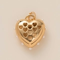 Ciondolo a cuore dorato con eleganti motivi a intaglio e delicato bordo di perle bianche - Cuore