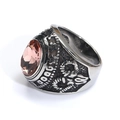 Anillo punk gótico de cabeza de carnero con gran gema rosa facetada en plata - Talla 7 / Estilo de Gema Rosa (Estilo Acero 14)