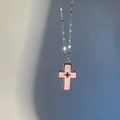 Y2K gotische titanium stalen kruis ketting met roze steen inleg en zwart kruis detail - Ketting / Roze