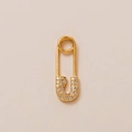 Dettaglio pendente a spilla da balia placcato oro 18K con cristalli di zirconia cubica bianchi - Ciondolo a Graffetta