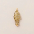 Squisito ciondolo a forma di pesce placcato oro 18K con texture smerigliata e finiture - Ciondolo Carpa Koi