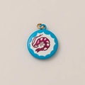 Dettaglio di un ciondolo a forma di gamberetto placcato oro con smalto blu di alta qualità - Aragosta Blu (PJBJ261609GK) / Blu