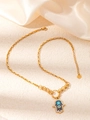 Vista detallada del collar Mano de Fátima en acero inoxidable chapado en oro de 18K y ojo - Collar Mano de Hamsa Ojo Turco