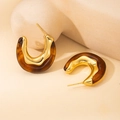 Orecchini a forma di U in metallo dorato e resina tartarugata marrone elegante - Marrone Giuntato (E0525)