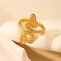 Anello a serpente dorato in acciaio al titanio con trama di squame dettagliata - Stile Avvolgente a Serpente (#0129)