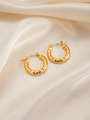 Detail of vintage gold-plated titanium steel hoop earrings with textured diamond pattern - Round E0255 Style