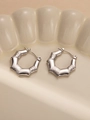 Orecchini a cerchio in acciaio al titanio argento a forma di bambù con trama ruvida - Stile Texture Granulosità Bambù (#0223)