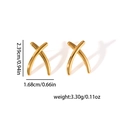 Vue macro de boucles d'oreilles dorées en X avec finition polie et dimensions - Style Structure Croisée (ZJGE1105)
