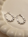 Orecchini a cerchio ovali minimalisti color argento su vassoio in ceramica - Stile Moderno con Perline Sovrapposte (#0203)