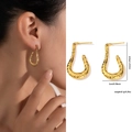 Boucles d'oreilles créoles en acier titane avec texture martelée et finition vintage - Créole Ouverte Texture Martelé (ZJGE0352)