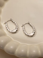 Eleganti orecchini a cerchio ovali intrecciati in acciaio al titanio argento - Stile Ovale a Treccia Intrecciata (#0208)