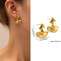 Boucles d'oreilles vintage en titane doré avec texture ondulée et fini martelé - Vague Martelé Granulaire (ZJGE0557)