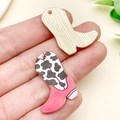 Pendentif botte de cow-boy rose et motif vache montrant la taille dans la main - Botte de Cowboy Imprimée Rose Vif