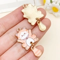 Schattige oranje en witte emaille katten hanger met bewegende staart voor sieraden - Lichtoranje Eenogige Kat (23783)