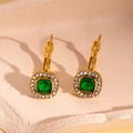French vintage 18K gold plated hoop earrings featuring a square emerald green zircon - Square Style / Green