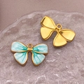 Goldener Schmetterlingsanhänger mit blaugrünem Emaille für DIY Schmuckherstellung - 16X26x3mm / Grün