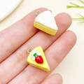 Miniatura ciondolo torta alla fragola in resina con anello metallico per fai da te - Giallo (SN1404-23841)