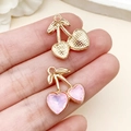 Pendentif cerise en cristal rose en forme de cœur pour bijoux DIY avec détail doré - Cerise Cœur Strass Rose Or KC (23410) / 19x16x5mm