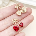 Pendentifs cerise avec cristaux rouges et alliage doré pour la fabrication de bijoux DIY - Cerise Cœur Strass Rouge Gauche Petit Droite Grand Or KC (23415) / 19x16x5mm
